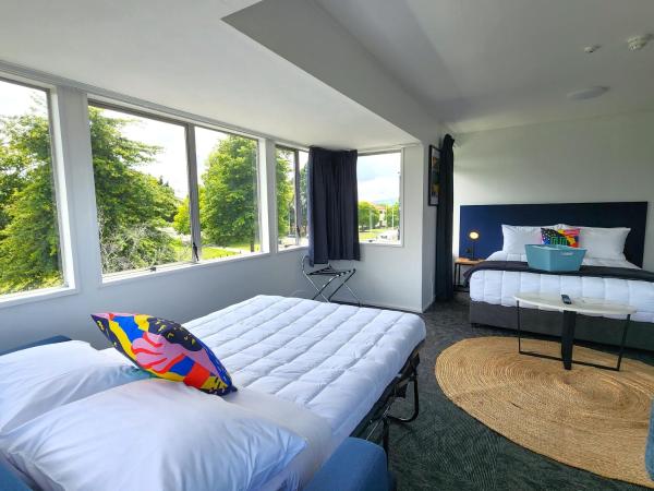 Urban Lounge Sleepery : photo 6 de la chambre chambre quadruple avec salle de bains commune