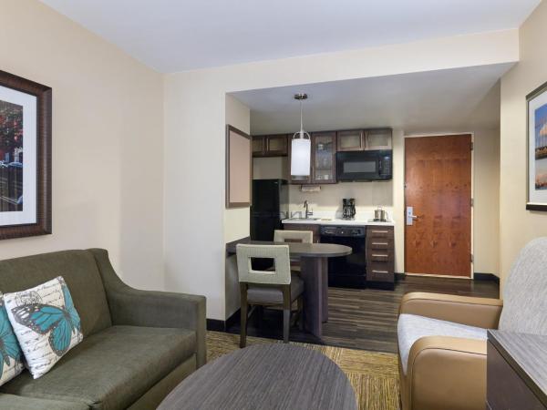 Candlewood Suites NYC -Times Square, an IHG Hotel : photo 10 de la chambre suite lit queen-size 1 chambre