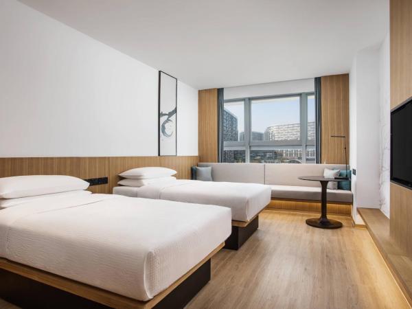 Fairfield by Marriott Hangzhou Xintiandi : photo 1 de la chambre chambre avec 2 lits simples ou lits jumeaux - vue sur ville