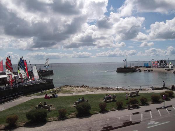 Les Rochers : photo 5 de la chambre chambre familiale avec terrasse