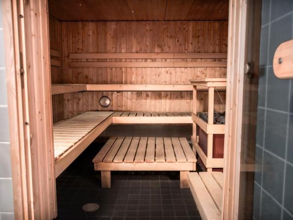 Hotelli Tiiliriihi : photo 5 de la chambre chambre double Économique