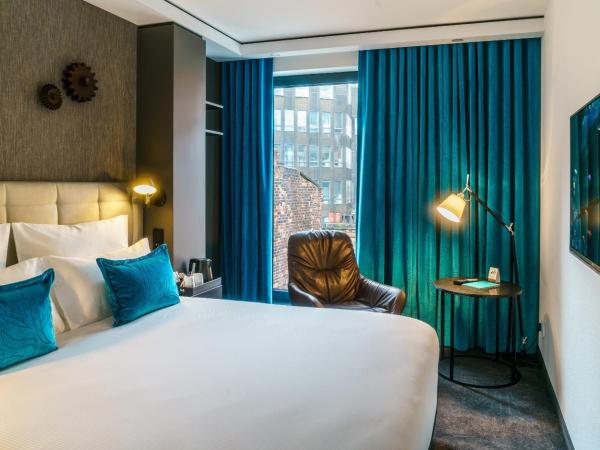 Motel One Manchester-Royal Exchange : photo 5 de la chambre chambre standard lit queen-size