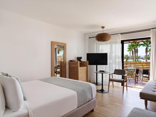 Stella Island Luxury Resort & Spa (Adults Only) : photo 3 de la chambre chambre double de luxe avec vue sur la piscine
