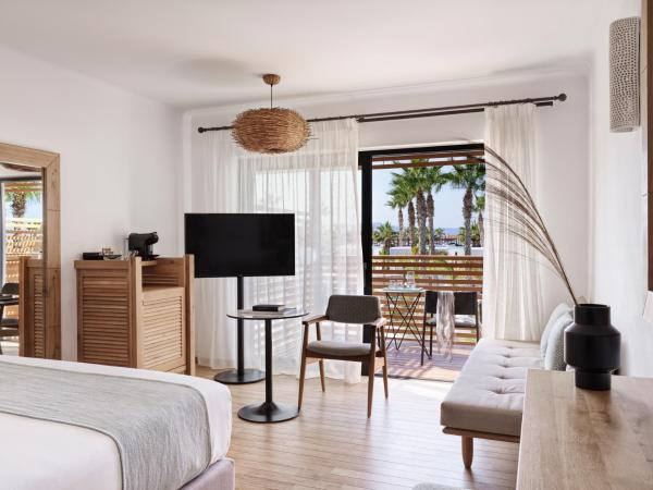 Stella Island Luxury Resort & Spa (Adults Only) : photo 1 de la chambre chambre double de luxe avec vue sur la piscine