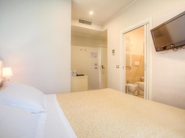 Ferretti Beach Hotel : photo 2 de la chambre chambre double ou lits jumeaux avec accès à la plage