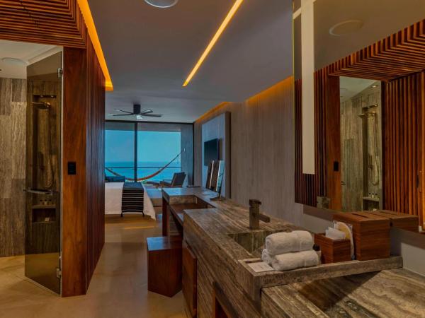 Solaz, a Luxury Collection Resort, Los Cabos : photo 6 de la chambre chambre king avec balcon et vue sur l'océan