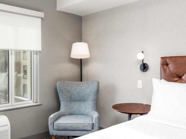 Four Points by Sheraton Kelowna Airport : photo 5 de la chambre premium 1 king