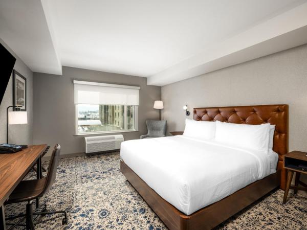 Four Points by Sheraton Kelowna Airport : photo 6 de la chambre premium 1 king