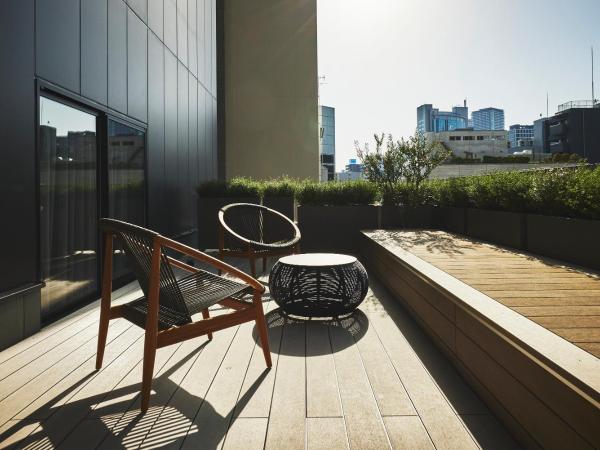 voco Osaka Central, an IHG Hotel : photo 3 de la chambre grande chambre lits jumeaux avec terrasse