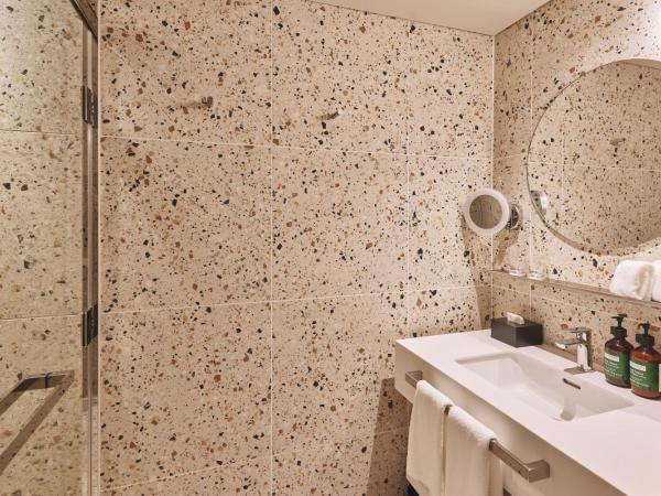 voco Osaka Central, an IHG Hotel : photo 3 de la chambre chambre standard lit queen-size