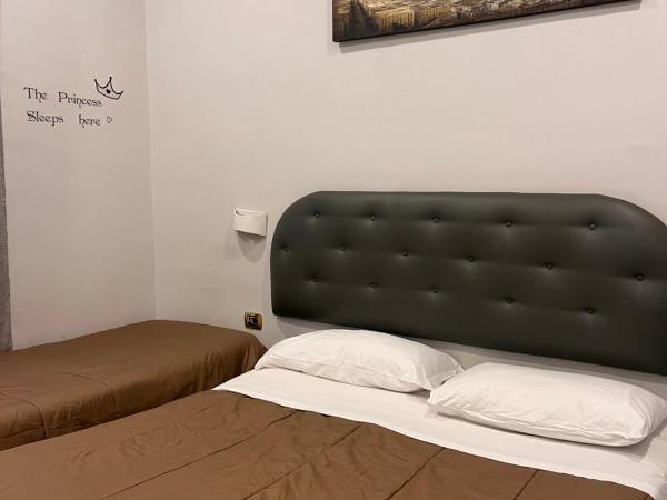 Oceania Hotels Napoli : photo 10 de la chambre chambre double
