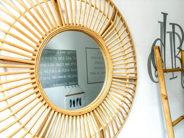 Hostel ROOM Rotterdam : photo 2 de la chambre chambre lits jumeaux avec salle de bains commune