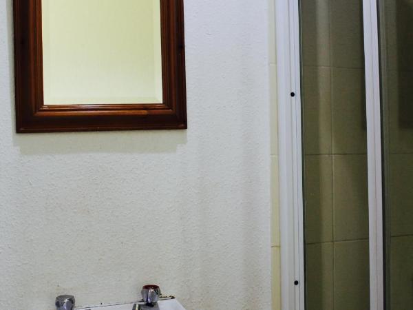 Charde Guest House : photo 1 de la chambre chambre lits jumeaux