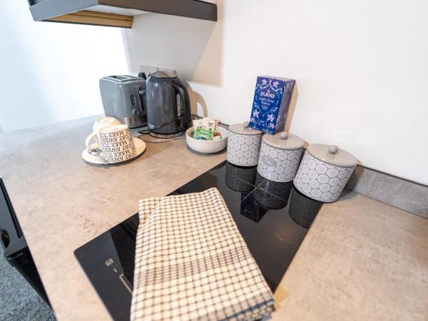 FREE PARKING Cosy Studios close to city and QE and UOB! : photo 7 de la chambre studio