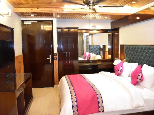 Wood Castle Grand : photo 1 de la chambre chambre double premium avec balcon