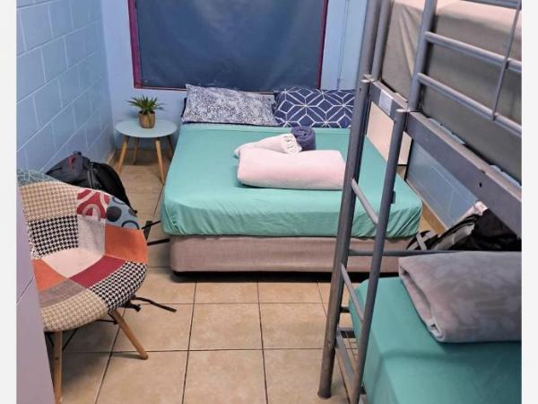 The Cozy Hostel - Motel : photo 7 de la chambre family room with shared bathroom (18+)