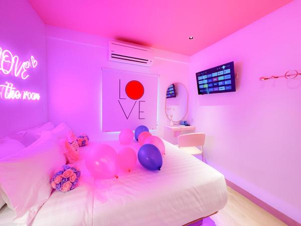 Apple 1 Hotel Gurney : photo 4 de la chambre chambre lit queen-size romantique