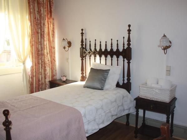 Guest House Infante Dom Henrique : photo 1 de la chambre chambre simple avec salle de bains commune