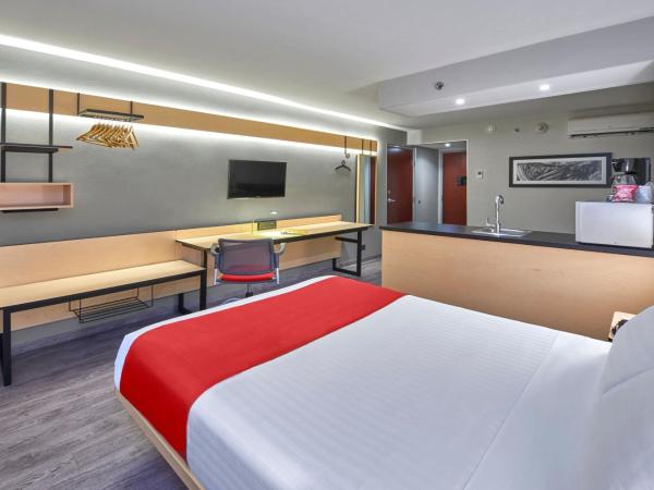 City Express by Marriott Veracruz : photo 3 de la chambre chambre lit queen-size supérieure avec canapé-lit - vue sur océan