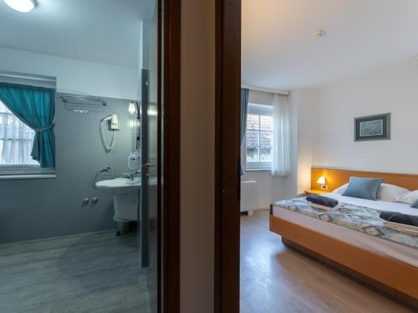 Villa Fontana : photo 8 de la chambre chambre lit king-size standard