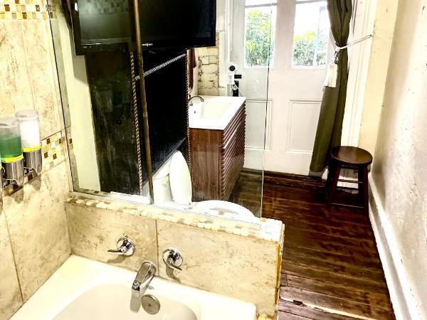 Fleur De Lis Mansion : photo 3 de la chambre chambre lit queen-size de luxe 1