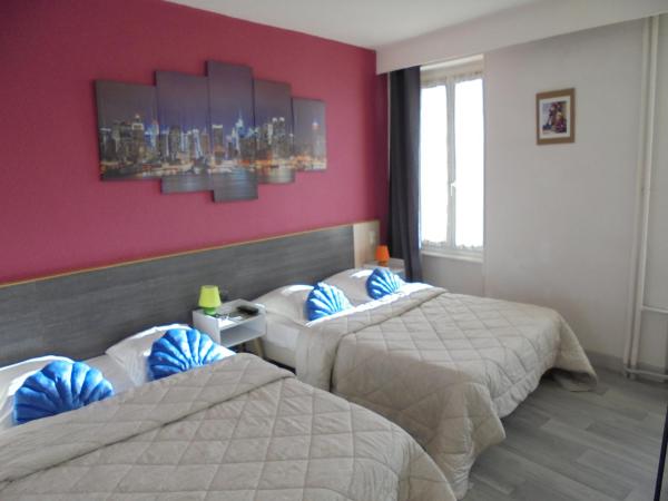 Hotel De La Gare : photo 2 de la chambre chambre quadruple avec 2 lits doubles (2 adultes + 2 enfants)