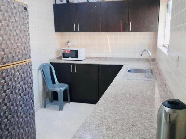 Room For 2 Person Close to Metro : photo 4 de la chambre chambre double deluxe avec balcon