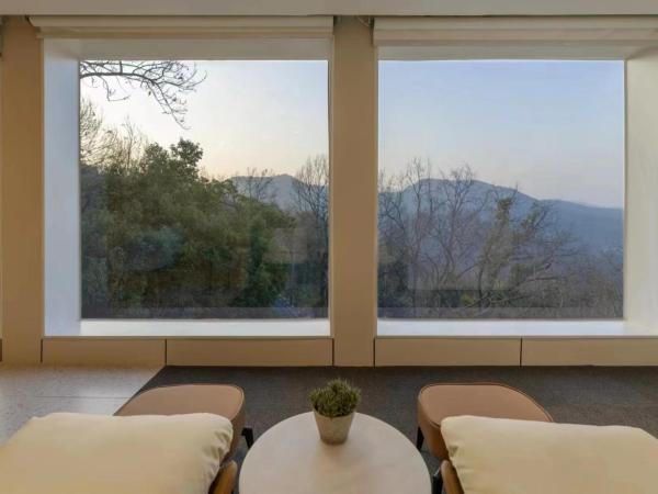 Aventree Hotel : photo 1 de la chambre chambre lit king-size - vue sur montagne