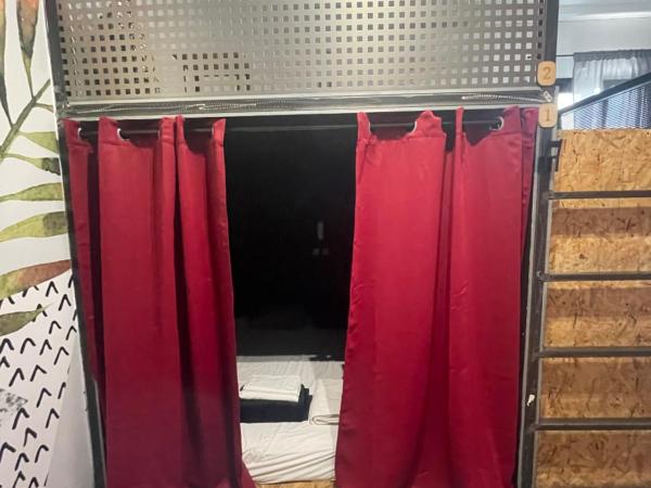 Iconic Athens Hostel : photo 5 de la chambre lit superposé dans dortoir mixte