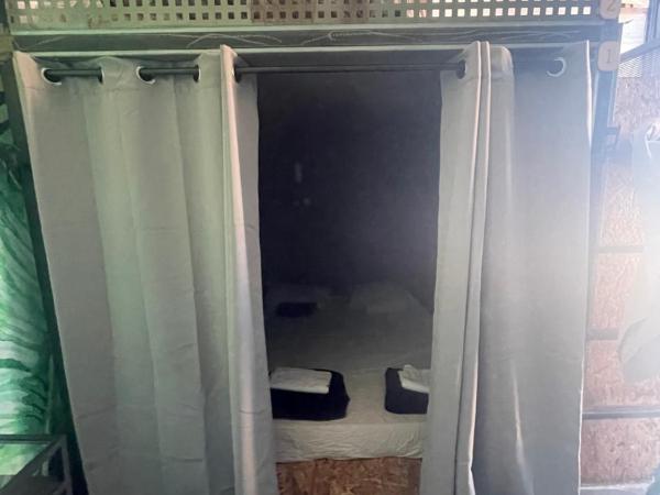 Iconic Athens Hostel : photo 6 de la chambre lit superposé dans dortoir mixte