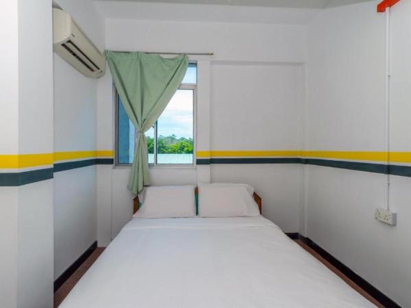 Sutera Inn Inanam : photo 3 de la chambre chambre double standard avec salle de bains commune