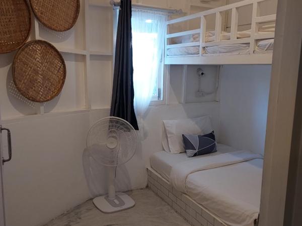 Cliff Cottage : photo 9 de la chambre chambre familiale - vue sur mer