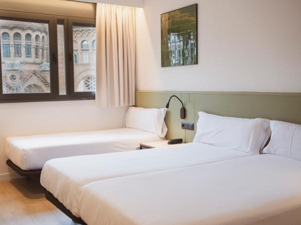 Hotel Sant Pau : photo 5 de la chambre chambre triple