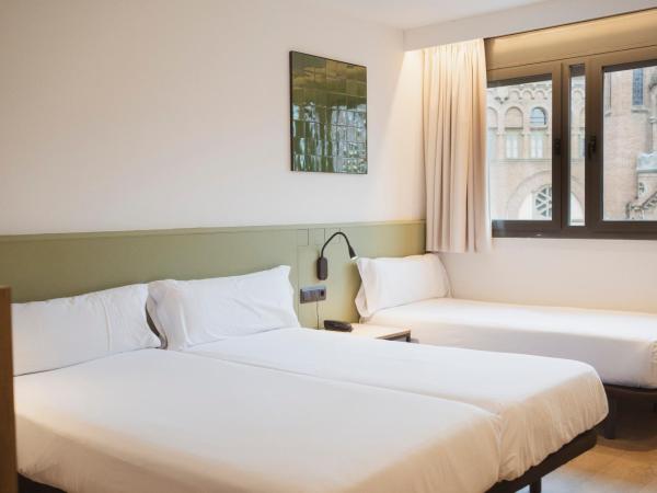 Hotel Sant Pau : photo 3 de la chambre chambre triple