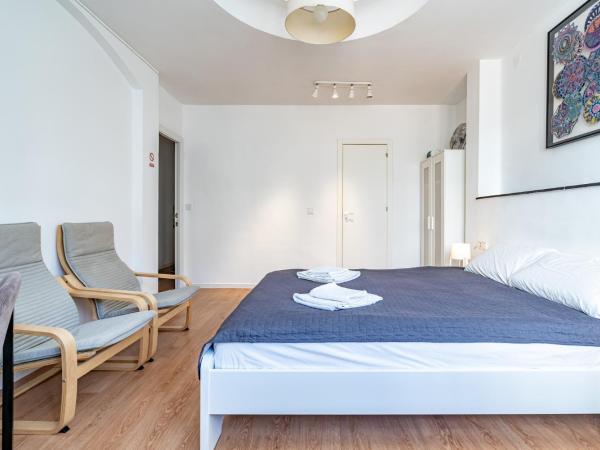 Jardín Botánico Rooms : photo 5 de la chambre chambre triple avec salle de bains privative