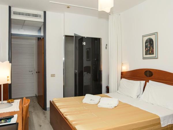 Hotel Leonardo Da Vinci Wellness SPA : photo 2 de la chambre chambre double deluxe avec douche