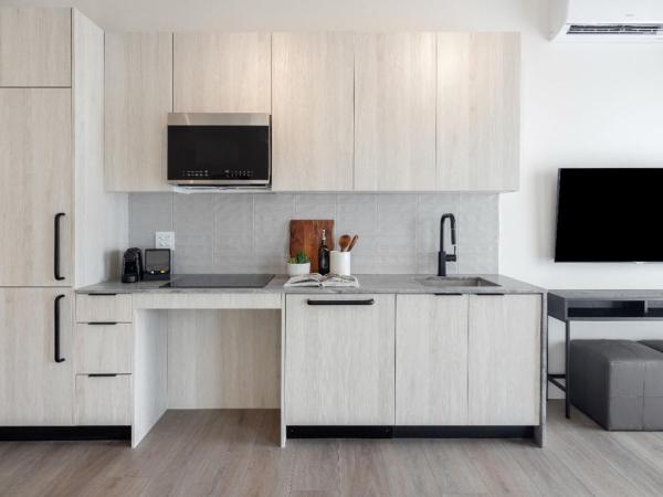 Steveston Waterfront Hotel : photo 3 de la chambre waterfront studio suite ada