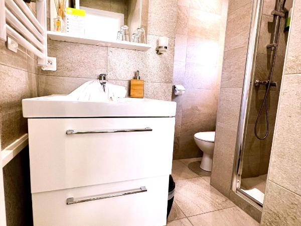 Hotel L'Escapade : photo 9 de la chambre chambre lit king-size avec balcon