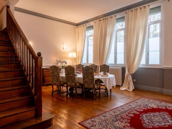 Chez Angelina : photo 1 de la chambre chambre double avec salle de bains privative