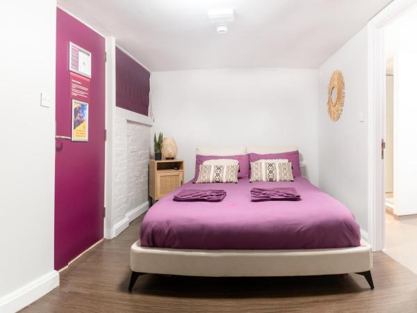 Safestay London Kensington Holland Park : photo 5 de la chambre chambre double avec salle de bains privative 