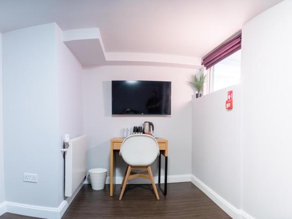 Safestay London Kensington Holland Park : photo 6 de la chambre chambre double avec salle de bains privative 