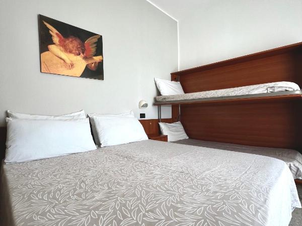 Hotel B&B Ardea Rimini : photo 2 de la chambre chambre quadruple standard