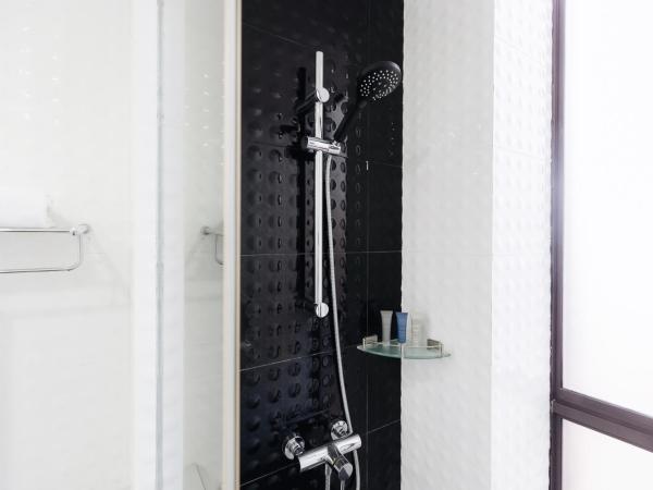 Santa Grand Hotel East Coast a NuVe Group Collection : photo 8 de la chambre hébergement lit king-size d’angle signature