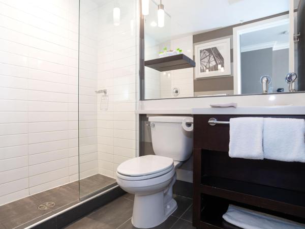 Sandman Hotel Edmonton West : photo 5 de la chambre tower room, 1 king bed, kitchenette