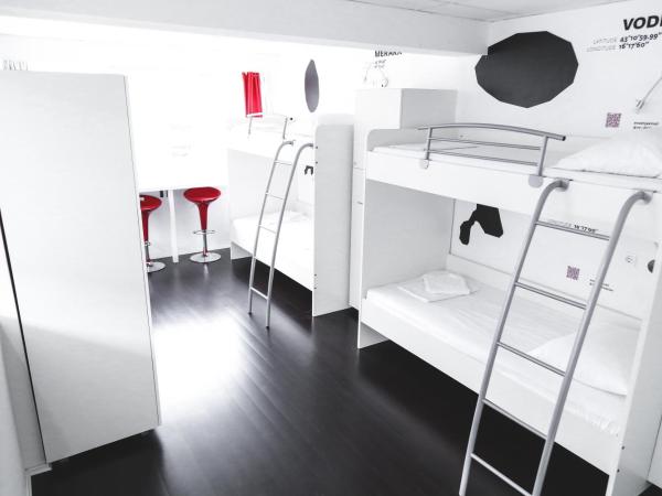 Design Hostel 101 Dalmatinac : photo 2 de la chambre chambre quadruple avec salle de bains privative