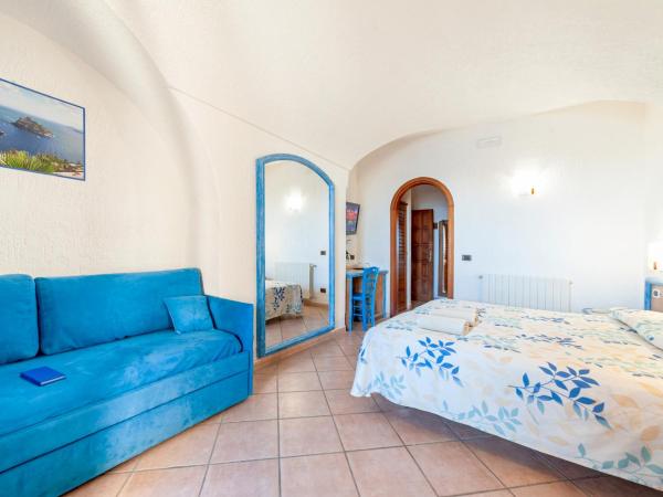 Punta Chiarito Resort : photo 2 de la chambre chambre double confort - vue sur mer