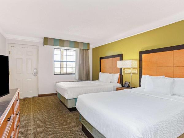 La Quinta Inn by Wyndham Orlando Airport West : photo 5 de la chambre chambre double avec 2 lits doubles