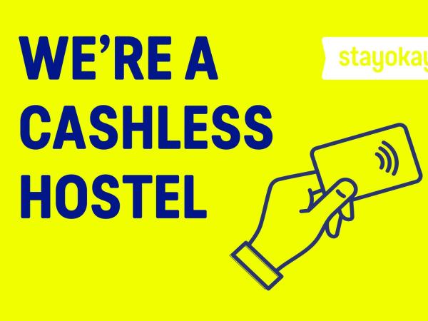 Stayokay Hostel Amsterdam Oost : photo 1 de la chambre chambre quadruple avec salle de bains privative