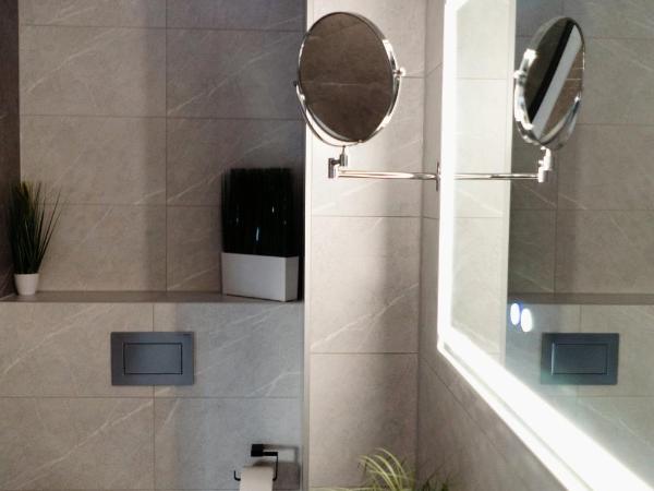 RIVA Boutique Hotel : photo 10 de la chambre chambre exécutive avec 2 lits queen-size