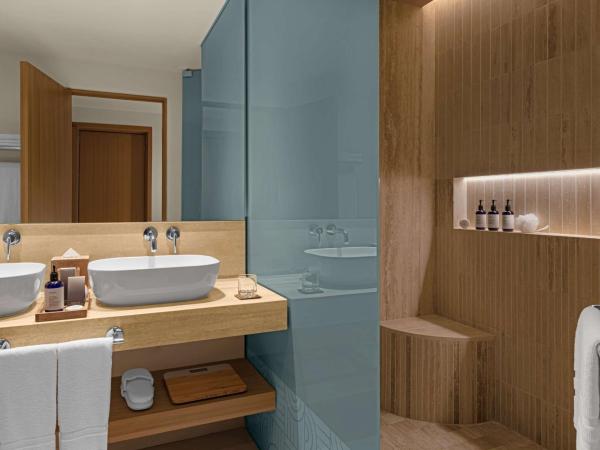 Hilton Cancun Mar Caribe All-Inclusive Resort : photo 5 de la chambre chambre avec 2 lits queen-size - vue sur océan